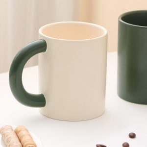 Simple and chubby contrasting color mugs, customized high beauty female companion gift cups, wholesale ceramic cups