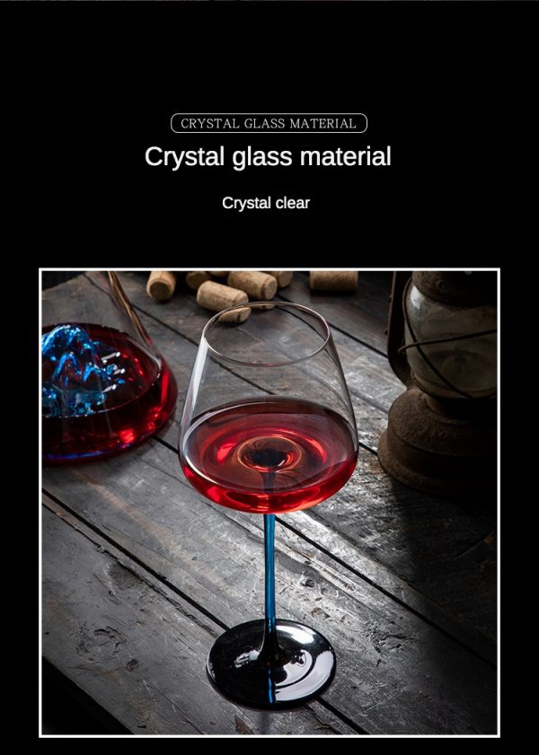 Burgundy blue stem black background red wine glasses, home light luxury crystal wine glass decanter